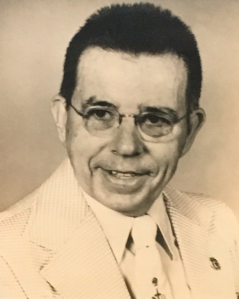 Ways to Give - Photo of Lion Dan Carter